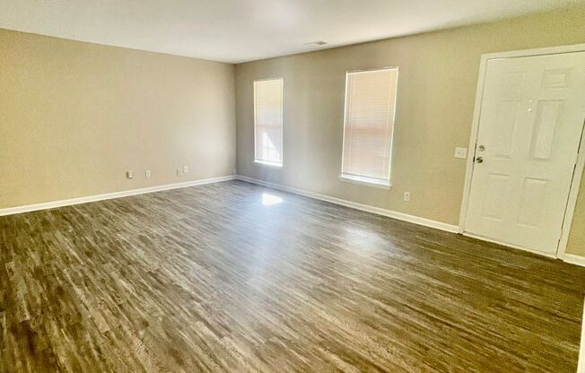 Must see this 2 Story 4 Bedroom 2.5 Bath Home in the Garden Park Neighborhood