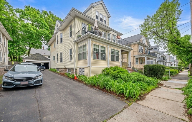 58 TROWBRIDGE ST