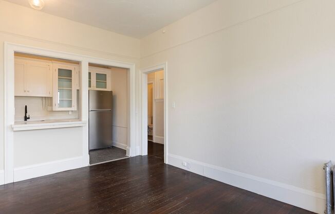 1 bed, 1 bath, 581 sqft, $1,895, Unit 303