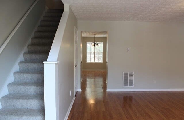 Waiting for YOU - LOVELY 3 Bedroom / 2.5 Bathroom in Lithonia!