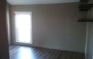 3 beds, 1 bath, $1,350