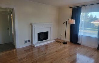 4 beds, 1 bath, $2,595