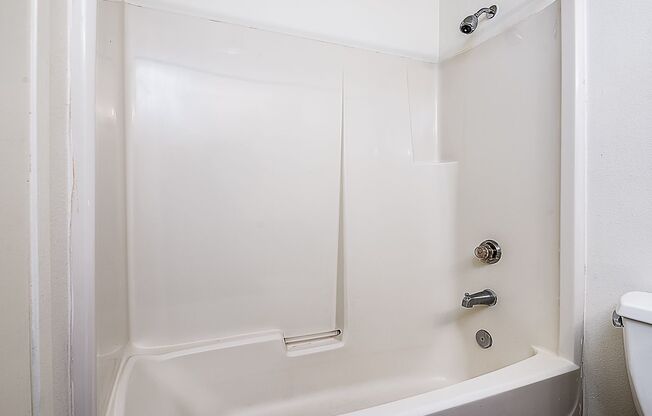 1 bed, 1 bath, 648 sqft, $1,700, Unit 1-308