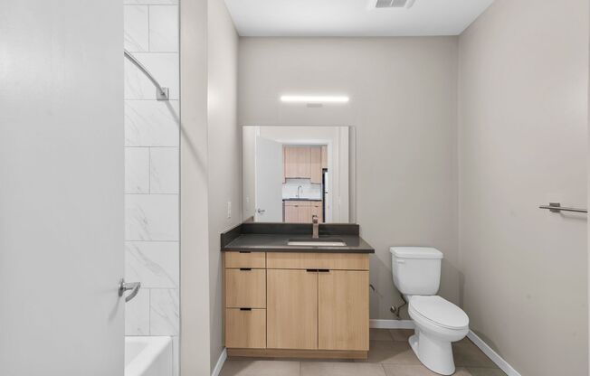 2 beds, 1 bath, 913 sqft, $3,660, Unit 707