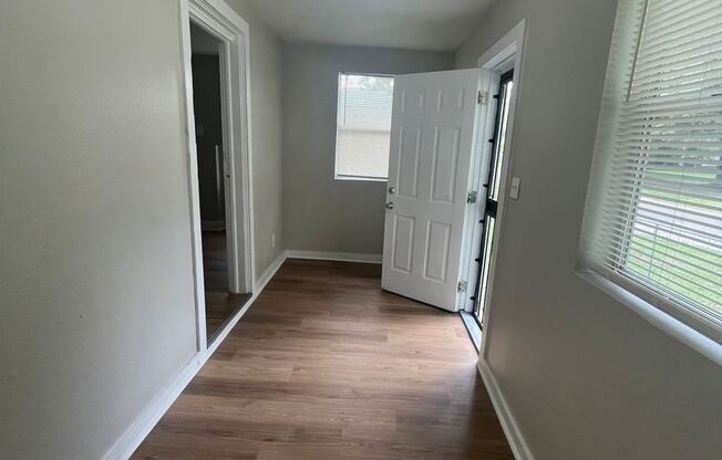 3 beds, 1 bath, $1,300