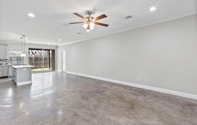 Live the Ultimate TCU Student Lifestyle!