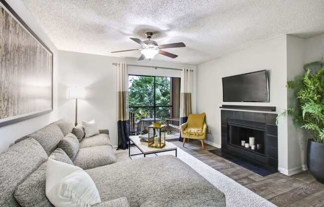 Spacious Living Room at Timberwalk at Mandarin Apartment Homes, Jacksonville, FL