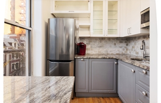 320 W 84 ST
