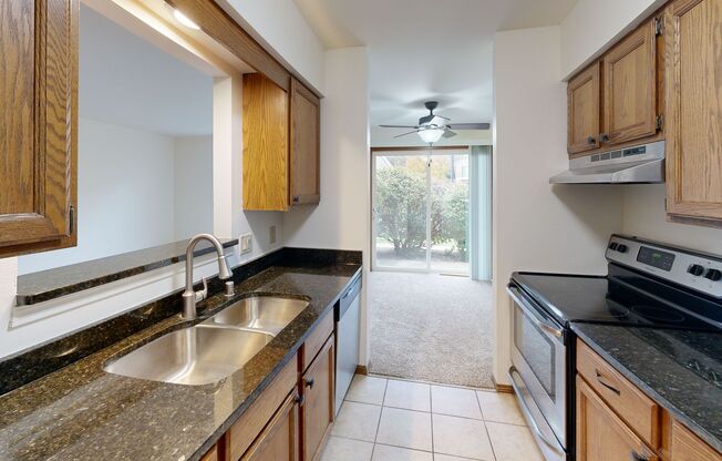 2 beds, 2 baths, 950 sqft, $1,625, Unit 7657CA