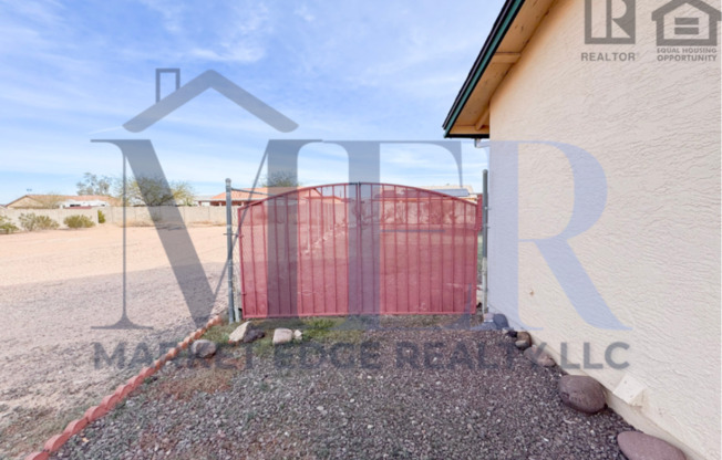 2Bed/1.5Bath House in Arizona City! Ready for Immediate Move-In! -- RV GATE! NO HOA!