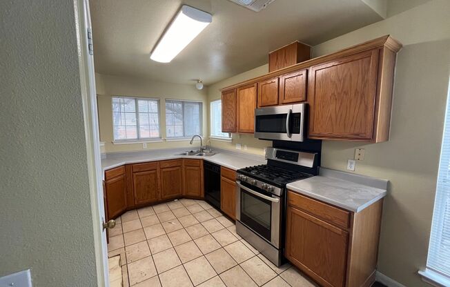 PRELEASING FOR FEBRUARY! 3 Bedroom 2 bath in the heart of North Austin