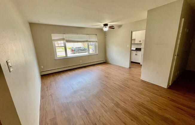 1 bed, 1 bath, 598 sqft, $1,050, Unit 301