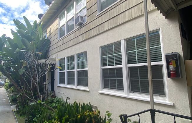 Apartment Unit 1 Bed + 1 Bath in the heart of Los Angeles!