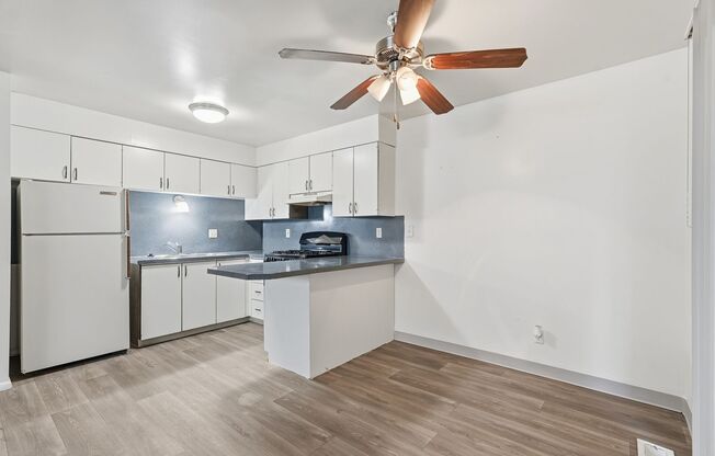 2 beds, 1.5 baths, 1,050 sqft, $1,125, Unit 29