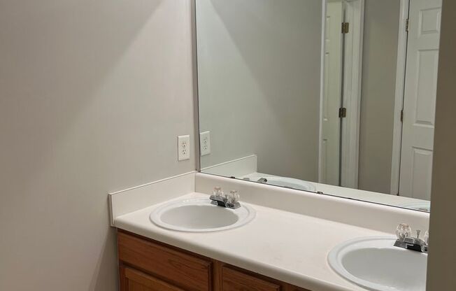 Adorable 3 Bedroom, 2 1/2 Bath