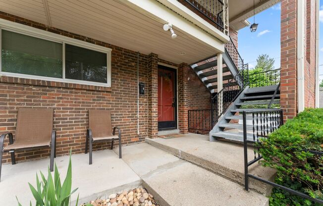 2 bedroom 1 bath unit for rent in the Highlands