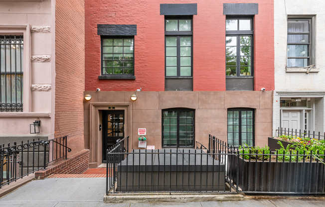 51 W 11 ST