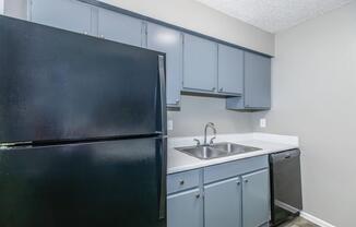 2 beds, 2 baths, 811 sqft, $1,105