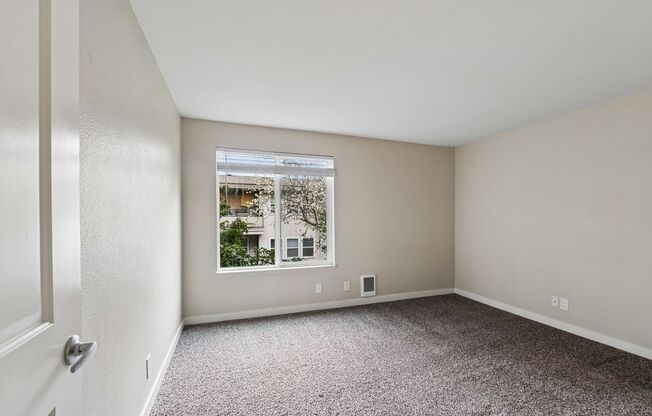 1 bed, 1 bath, 731 sqft, $1,555, Unit A305