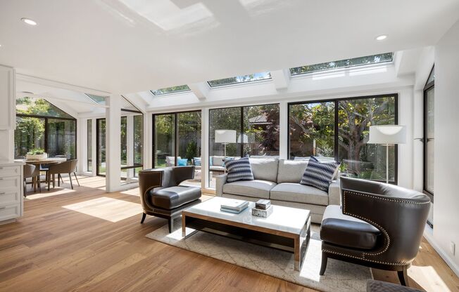 4BR/2.5BA Stunning Spacious Tiburon Home! Pool! Pet Friendly!  PROGRESSIVE