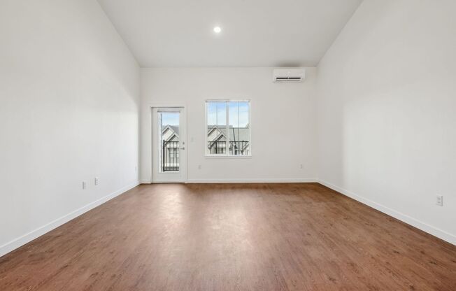 3 beds, 2 baths, 1,329 sqft, $2,199, Unit 67