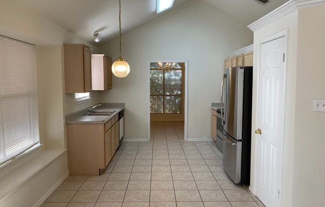 CUTE 3 BEDROOM IN SPRING CREEK FOREST*NEISD SCHOOLS*EASY ACCESS TO FT. SAM, RANDOLPH AFB, & SHOPPING