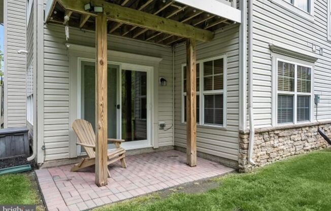 Gorgeous End of Group Owings Mils 3bd/2.5ba w/ A/C, W/D, and Modern Amenities! Available now!