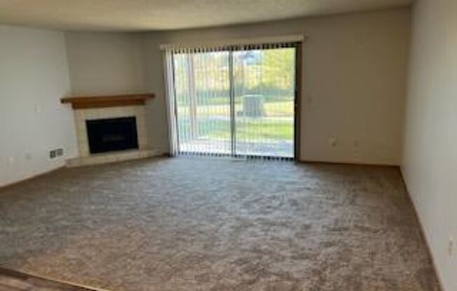 1 bed, 1 bath, 1,000 sqft, $900, Unit Unit 28