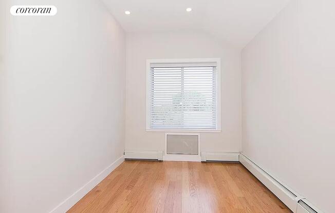 2 beds, 2 baths, $3,300, Unit 3
