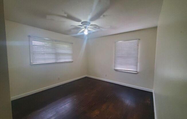 3 beds, 1 bath, $1,250