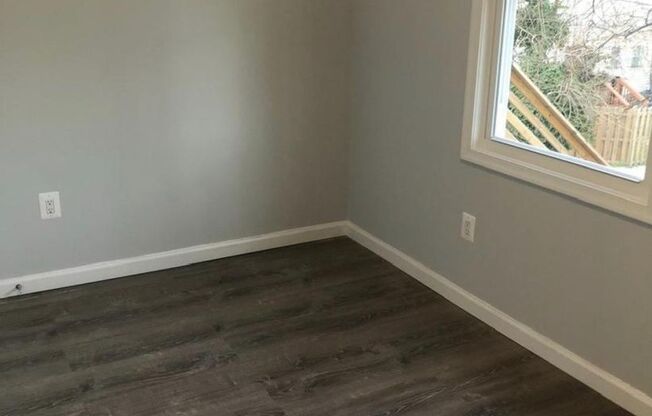 3 beds, 1 bath, $2,300