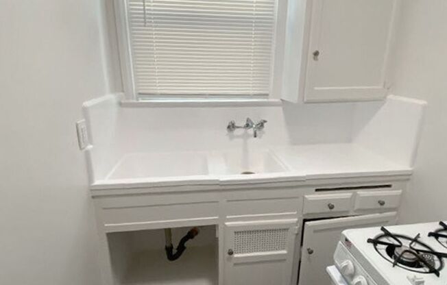 2124-2130 E Florida Street