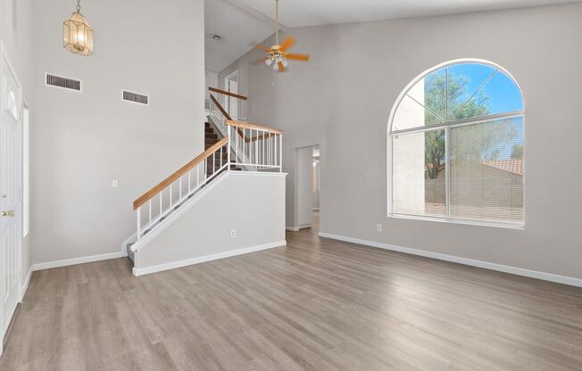 Silverado Ranch, Upgraded 3 Bedroom Home!