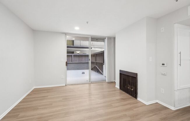 1 bed, 1 bath, 700 sqft, $1,748, Unit 114