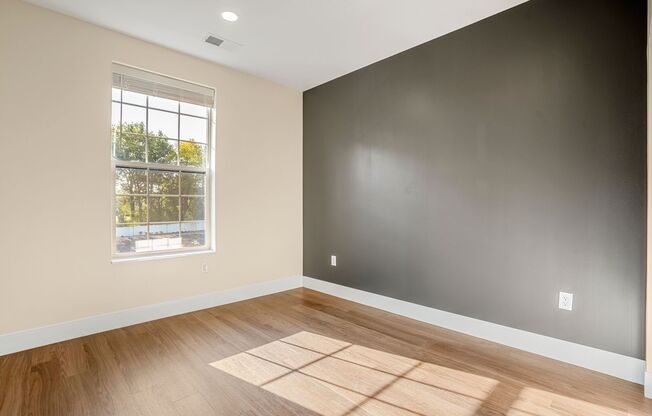 1 bed, 1 bath, 569 sqft, $1,199, Unit 140 Emmaus Rd.