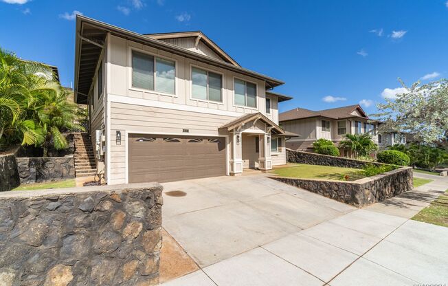 3 BD/3 BA Home in Kahiwelo At Makakilo with Garage