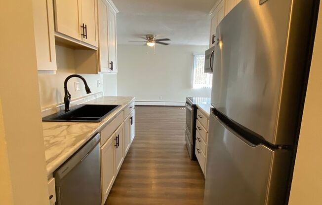 2 beds, 1 bath, 925 sqft, $1,489, Unit 2669-212