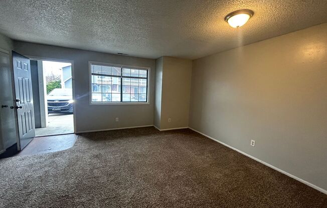 1 bed, 1 bath, 615 sqft, $880, Unit H105