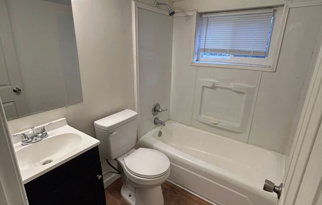 1 bed, 1.5 baths, 1,200 sqft, $1,100, Unit 2009-27