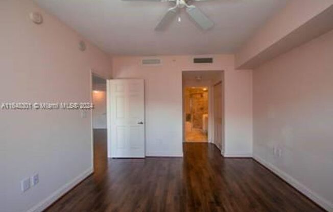 3 beds, 2 baths, $3,300