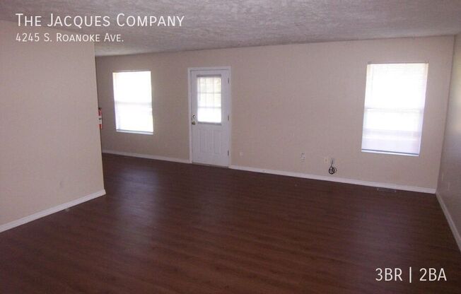 4245 S ROANOKE AVE