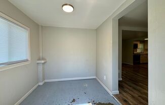 3 beds, 1 bath, $895