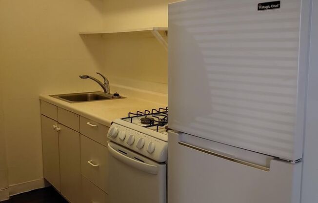 1 bed, 1 bath, 575 sqft, $985, Unit 1804-2A