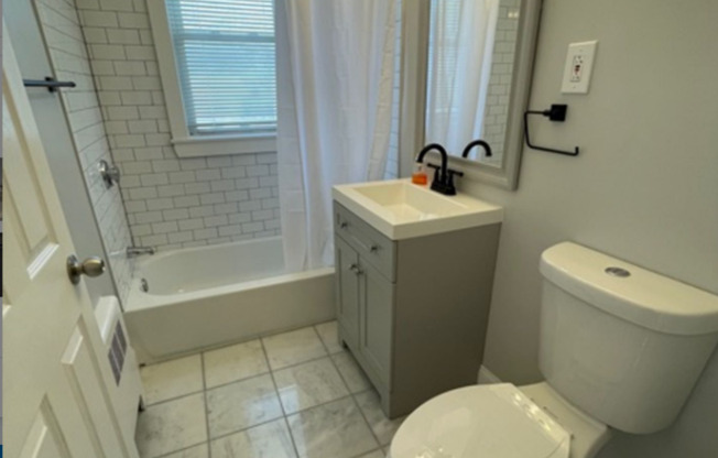 Studio, 1 bath, 400 sqft, $1,795, Unit 90 Win #09
