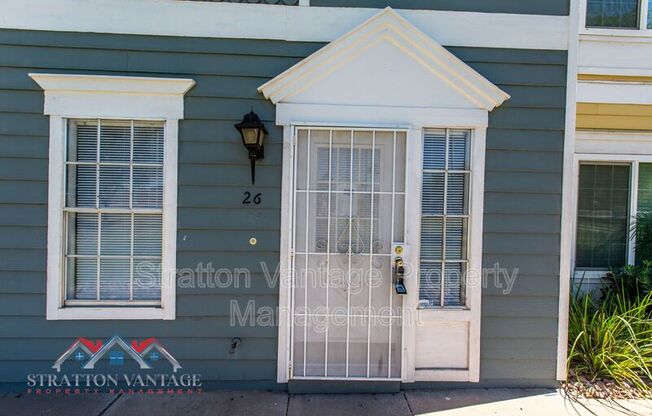 1970 N. Hartford St., #25