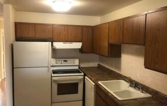 2 beds, 1 bath, 900 sqft, $1,600, Unit 2D