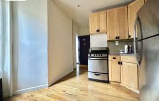 3 beds, 1 bath, 950 sqft, $3,500, Unit 15