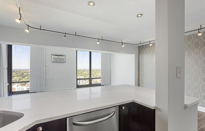 1 bed, 1.5 baths, 667 sqft, $2,400, Unit 24L