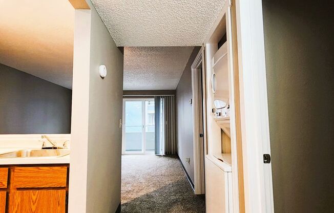 1 bed, 1 bath, 643 sqft, $1,275, Unit 227