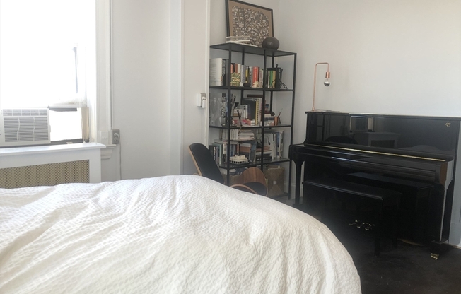 Studio, 1 bath, 290 sqft, $2,500, Unit 11D